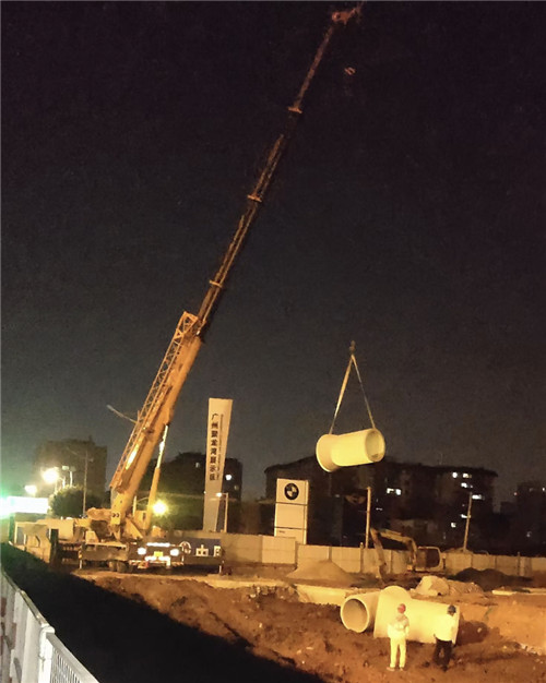 浦口区“弯臂矫正”—— 吊车的 “形变补偿” 技术