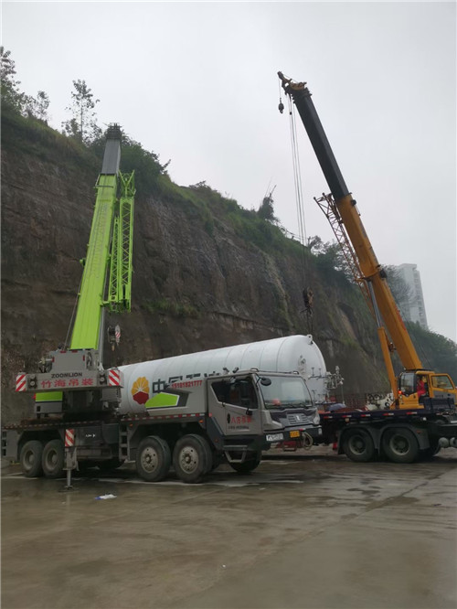 浦口区“不怕风雨冻”—— 吊车的 “恶劣环境适应” 技术